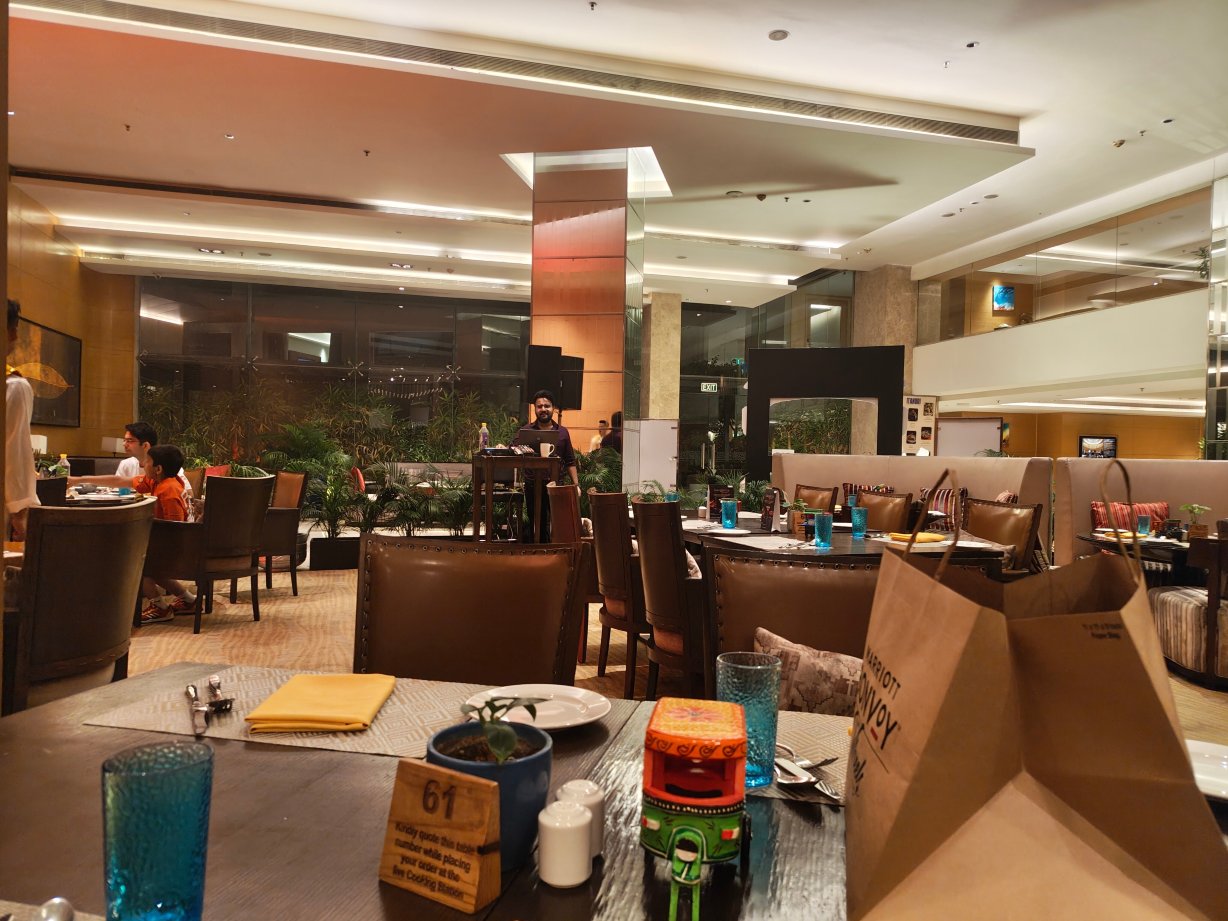 波泰尔万怡酒店-旅行者