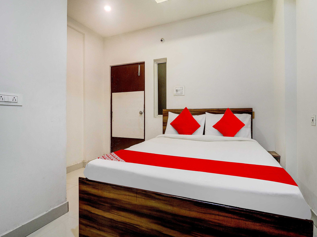OYO 82314 MR Dwell Hotel