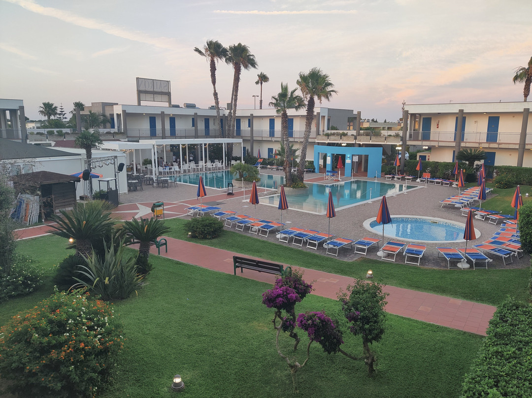 Sairon Village Pool And Beach主图