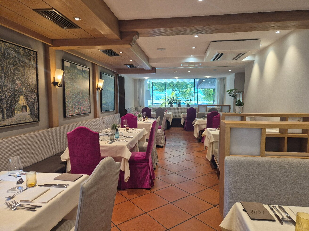 鲁道夫酒店主图
