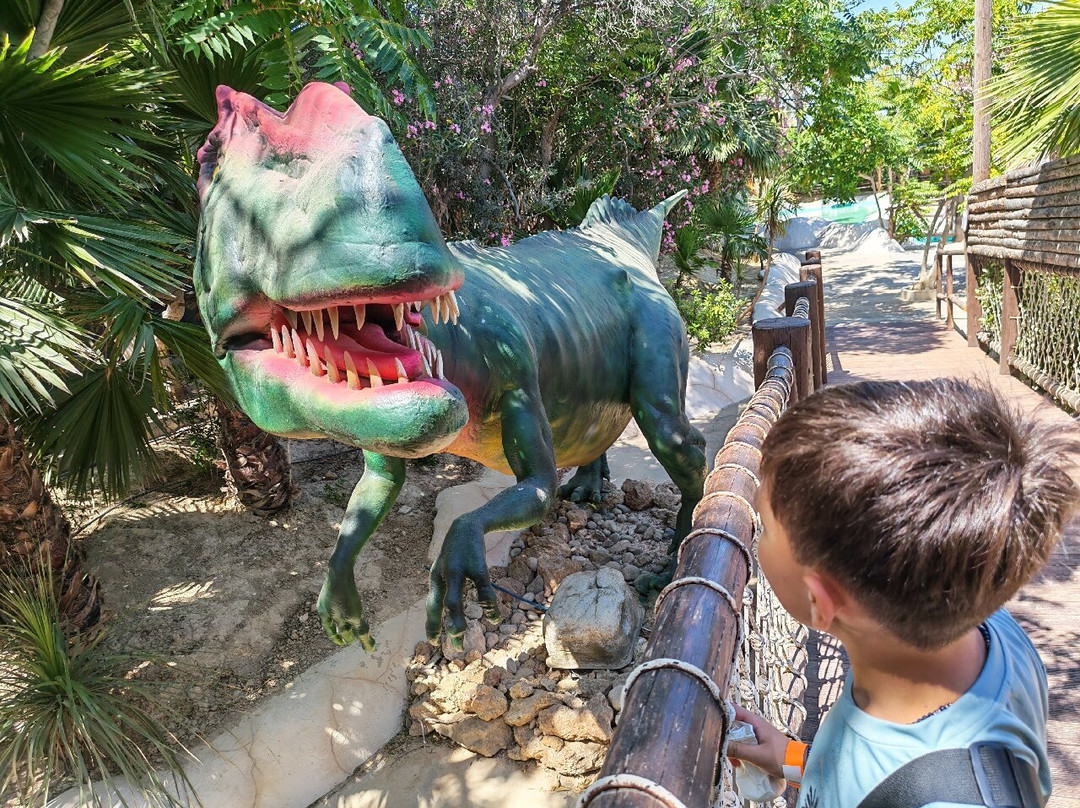 Dinosauria Park-Gournes必去景点
