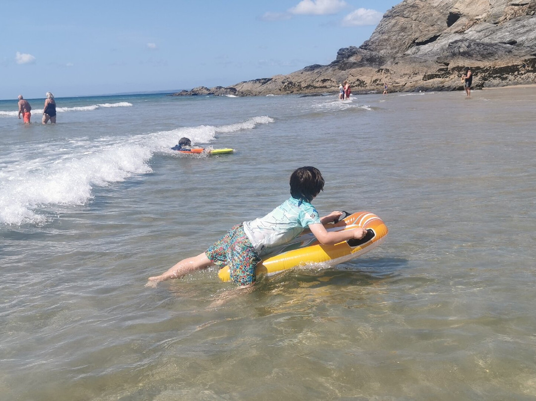 Gunwalloe Church Cove Beach-Gunwalloe必去景点