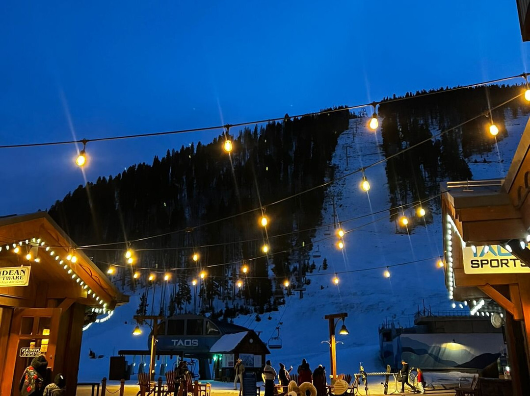 陶斯滑雪谷-Taos Ski Valley必去景点