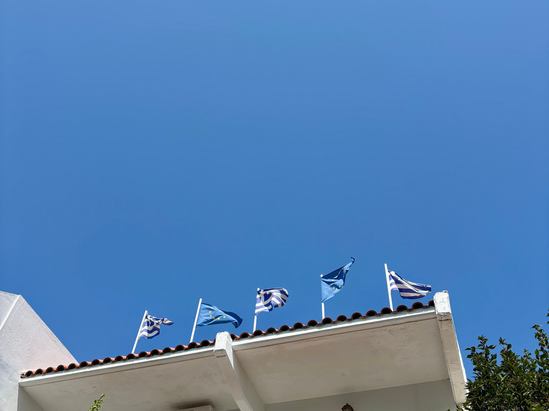 尼瓦纳海滩酒店主图