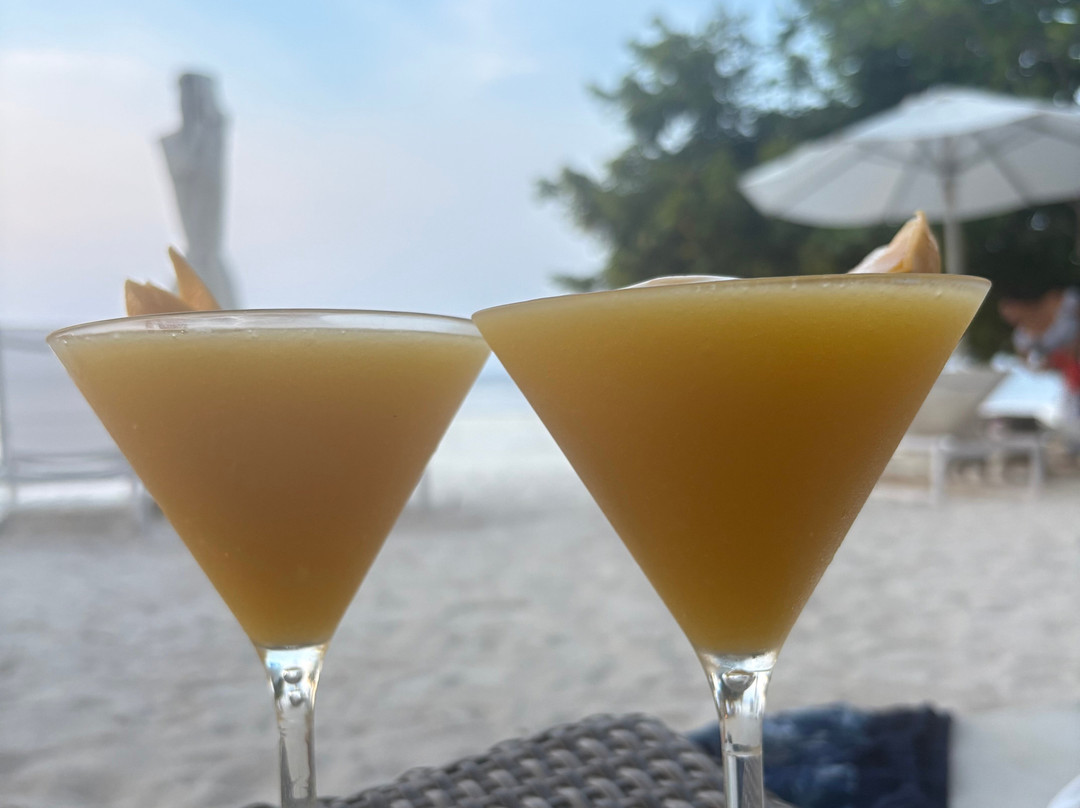 莫达拉海滩度假酒店主图