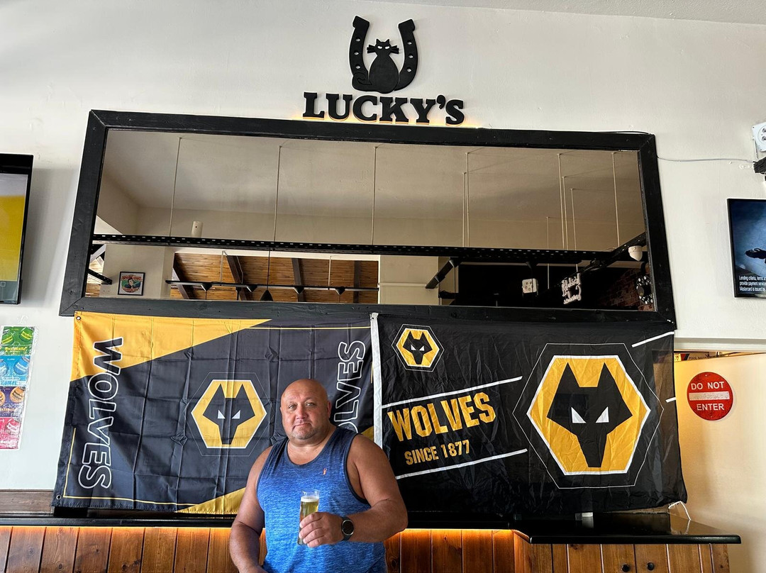 Lucky's Pub