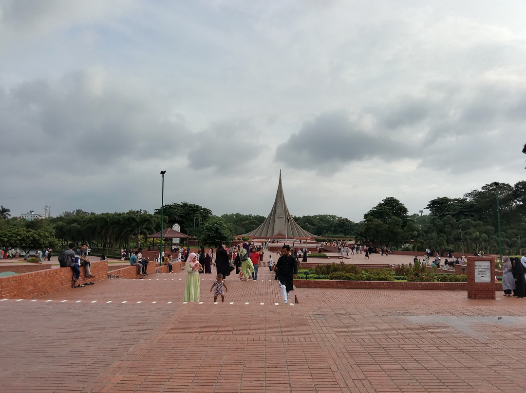 Jatiyo Sriti Shoudho (National Martyrs' Memorial)-萨瓦必去景点