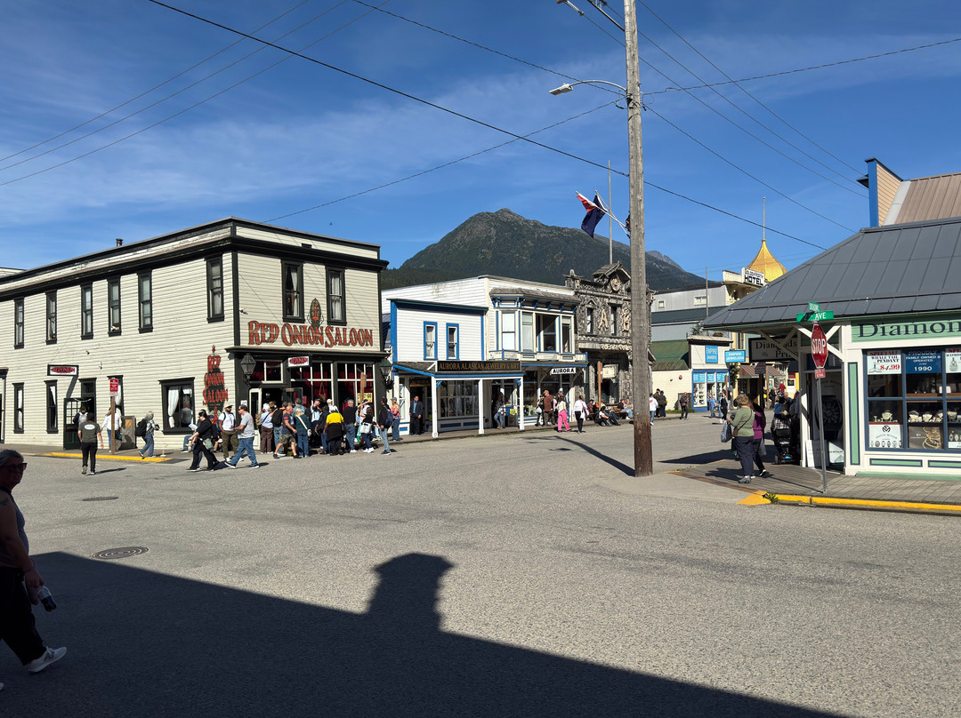 State Street and Broadway Street-史凯威必去景点