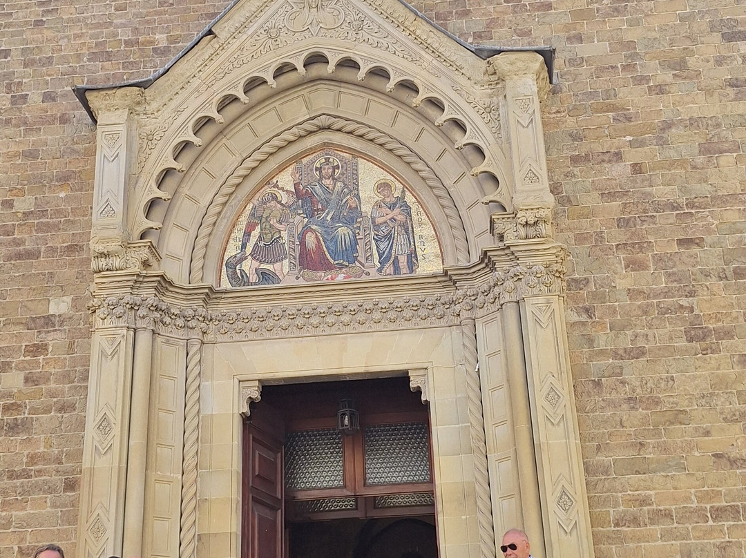 Chiesa dei SS Michele e Adriano-阿雷佐必去景点