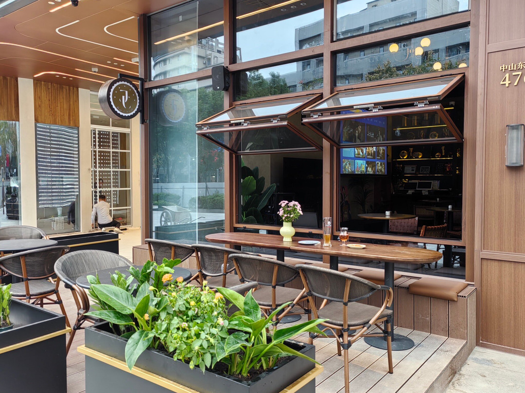 J&j Bar&grill Restaurant
