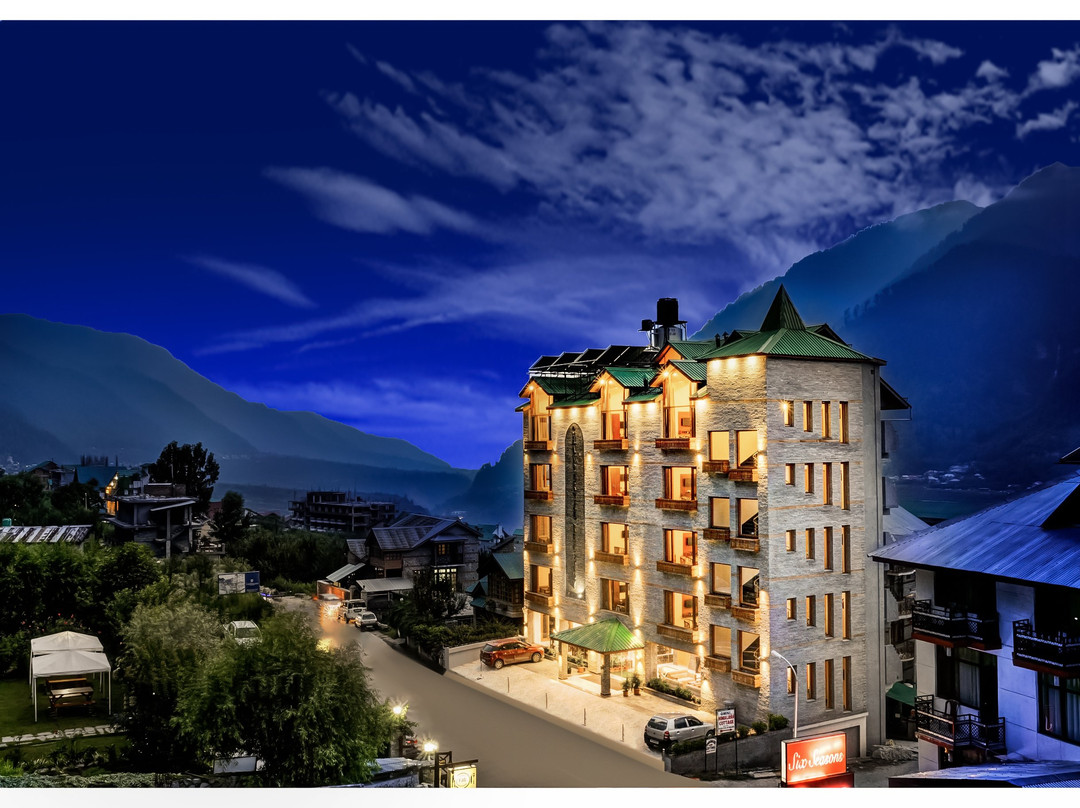 Hotel Chandertal Regency