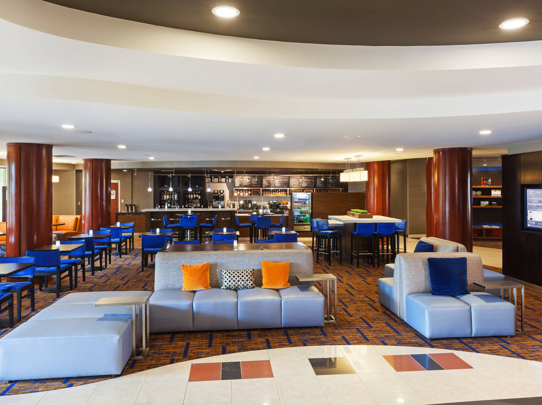 哈特福德顿万怡酒店主图