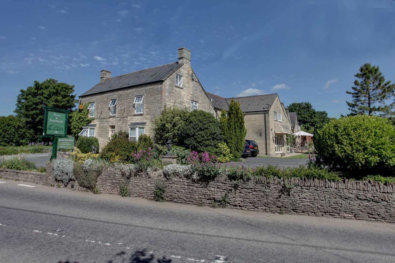 Pettifers Freehouse Hotel-官方