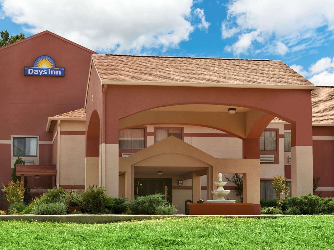 Days Inn by Wyndham Lumberton主图