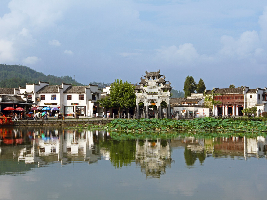 黄山胡文光刺史牌楼