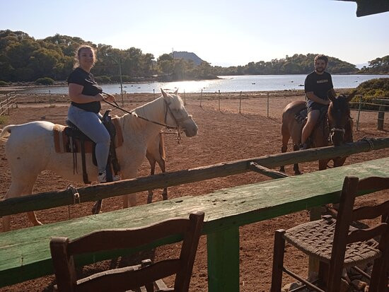 Horse Riding Aponisos景点图片