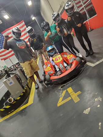 Bartlett旅游景点-Autobahn Indoor Speedway & Events