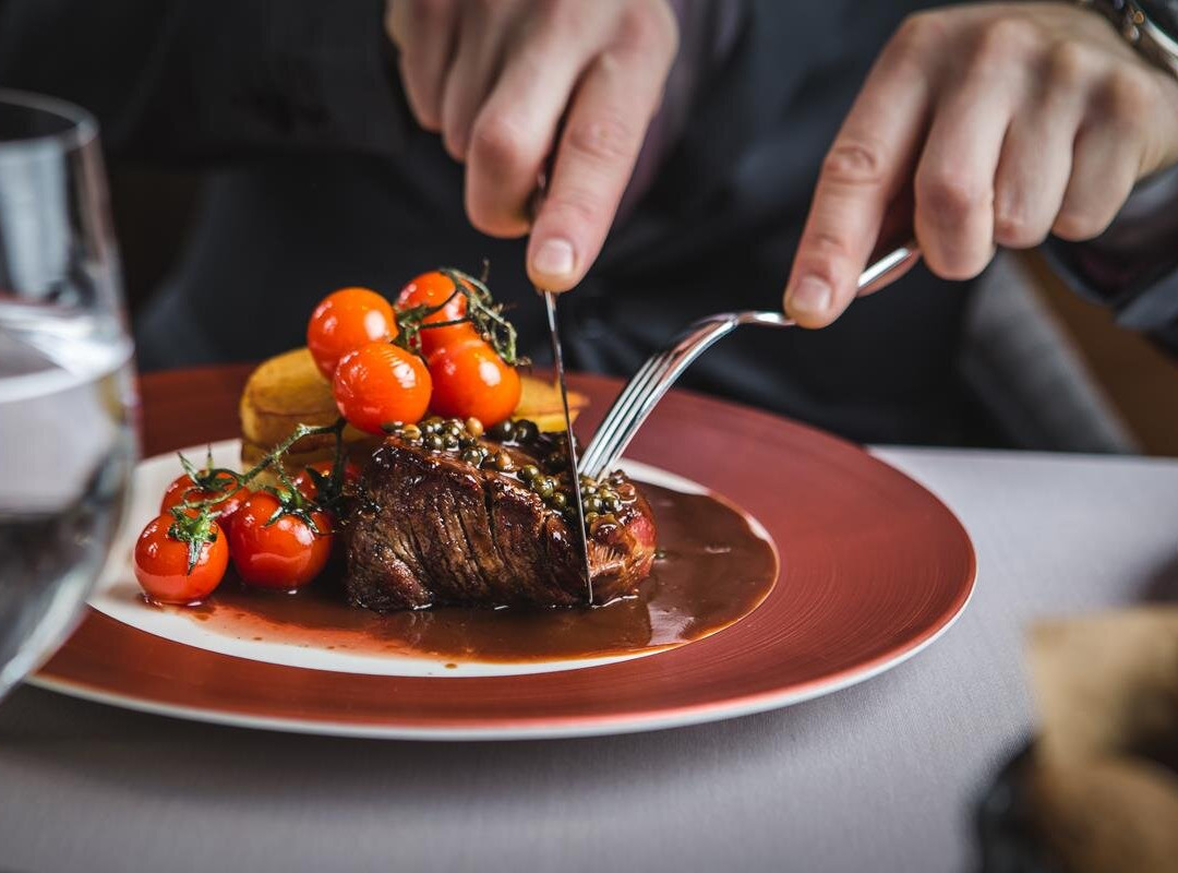 SNOB Bar & Restaurant