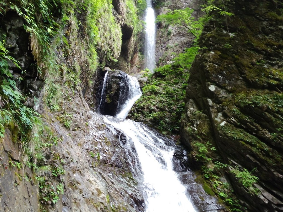 Ryuka Waterfall景点图片