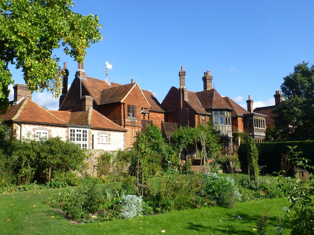 Gilbert White's House & Gardens景点图片