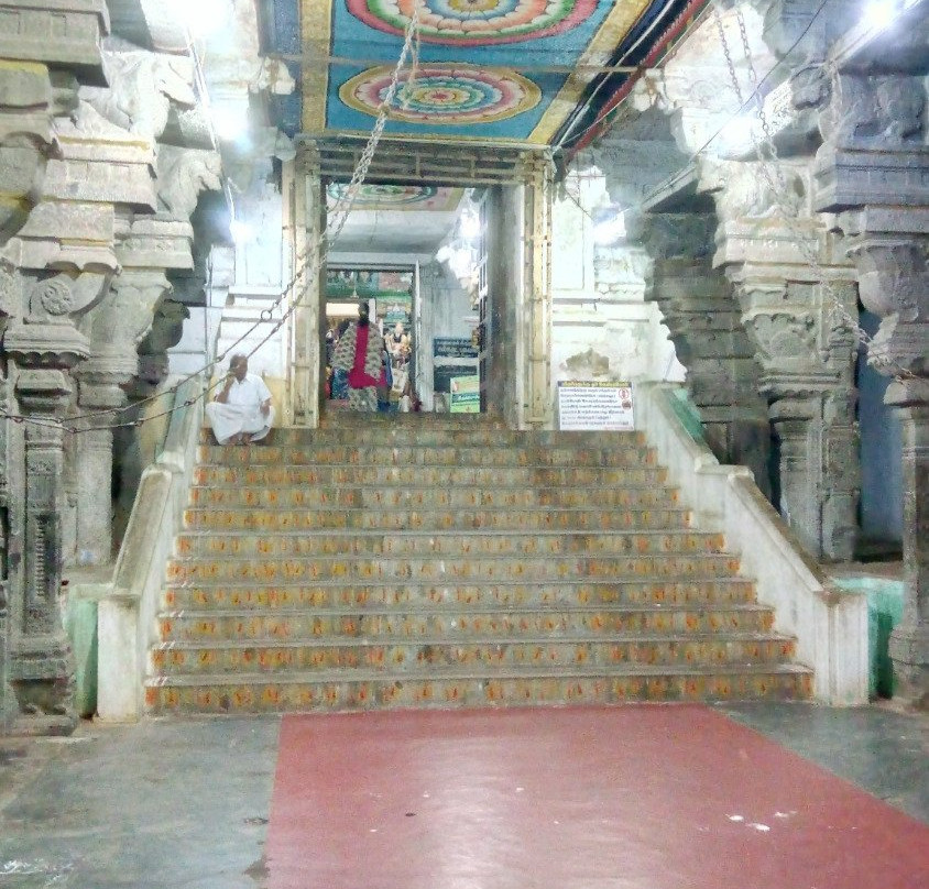 Srinivasa Perumal - Kal Garudan Temple, Natchiyar Kovil景点图片