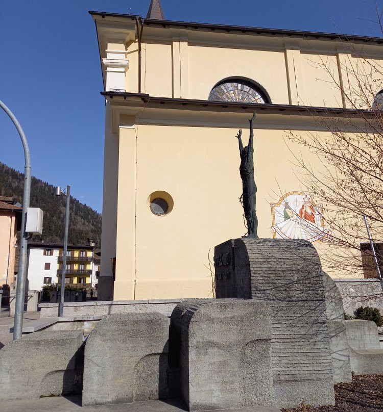 Monumento Ai Caduti-Strembo必去景点