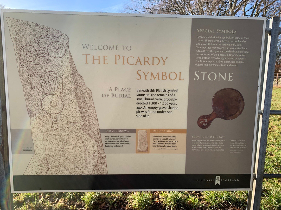 Picardy Symbol Stone景点图片