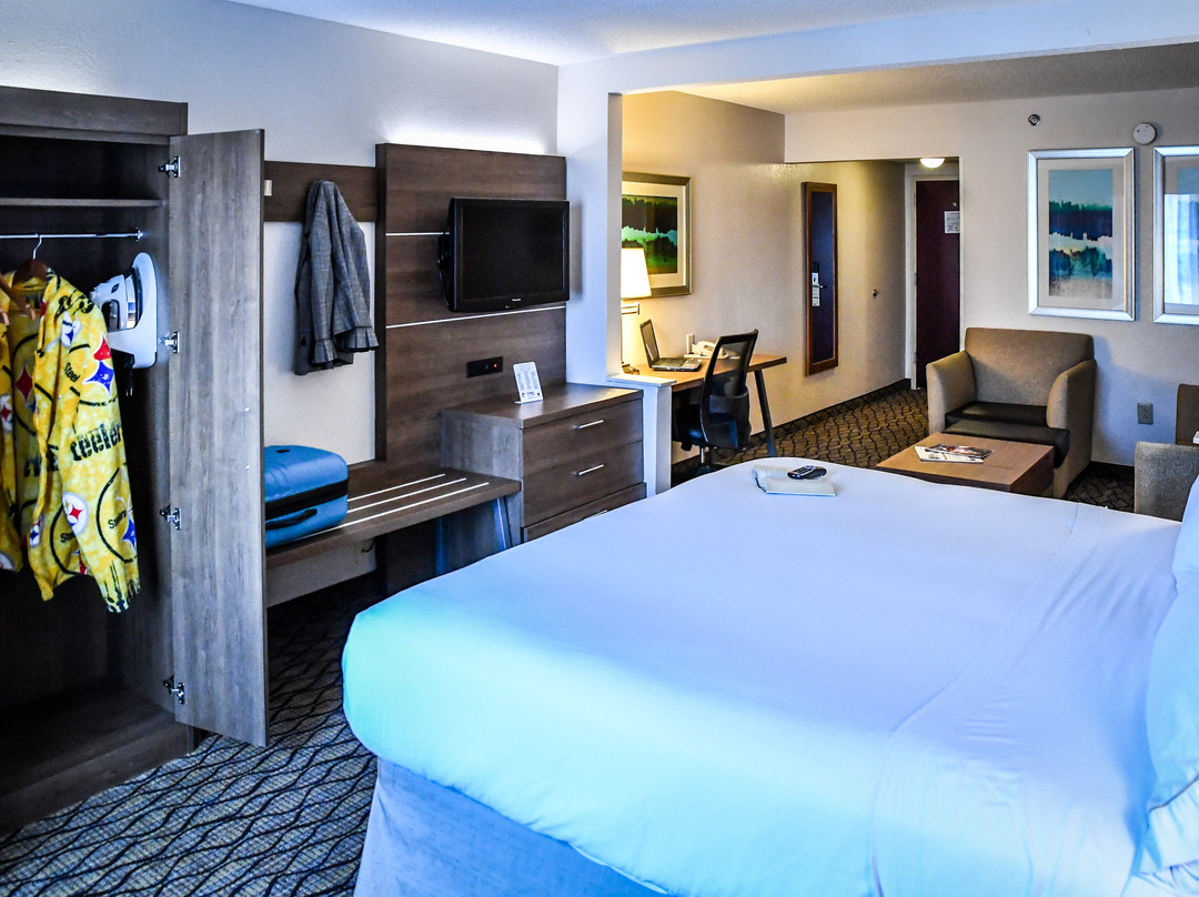 Holiday Inn Express & Suites Concord By IHG主图