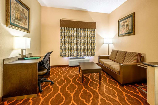 Quality Inn & Suites Huntsville Research Park Area主图