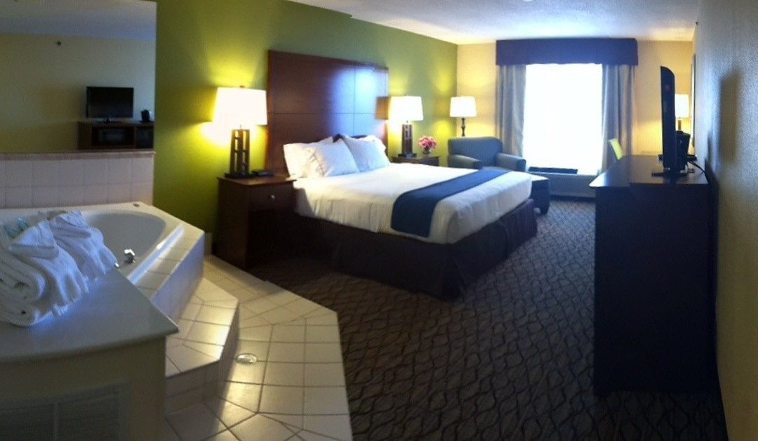 拉皮尔快捷假日酒店主图