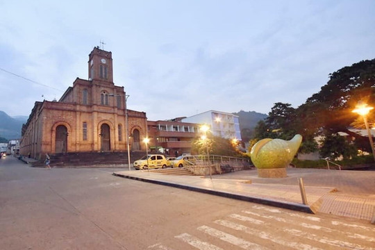 TRAVEL BOX-布卡拉曼加必去景点