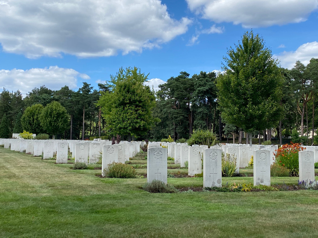 Brookwood Military Cemetery景点图片