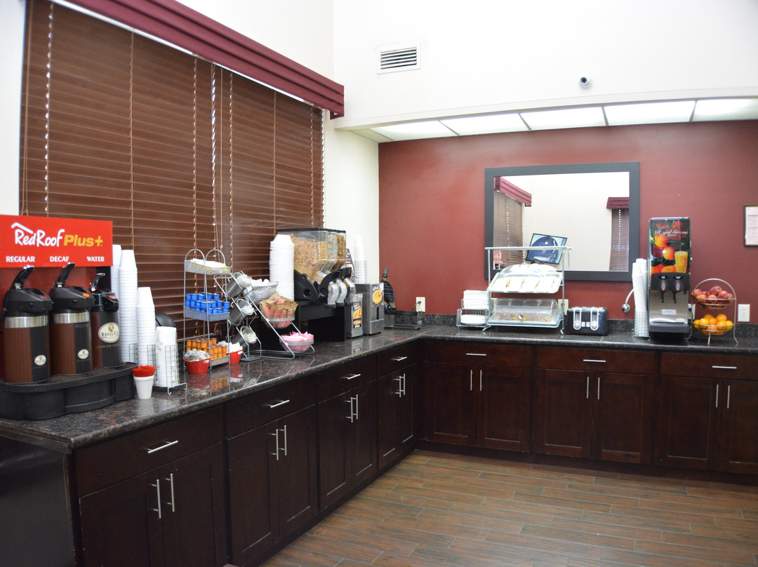 Red Roof PLUS+ & Suites Chattanooga - Downtown主图