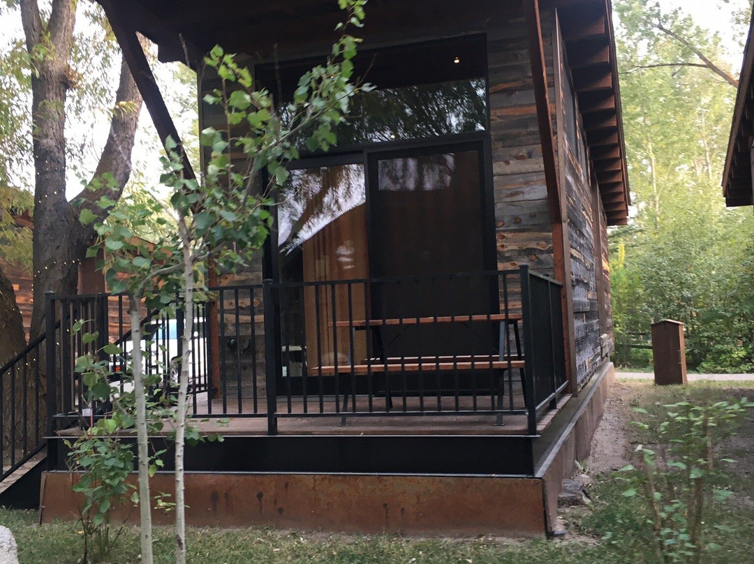 凡尔赛德度假酒店主图