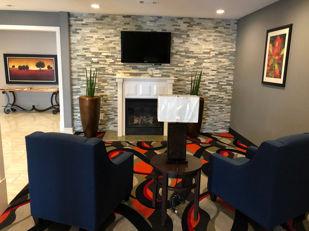 Comfort Inn & Suites主图