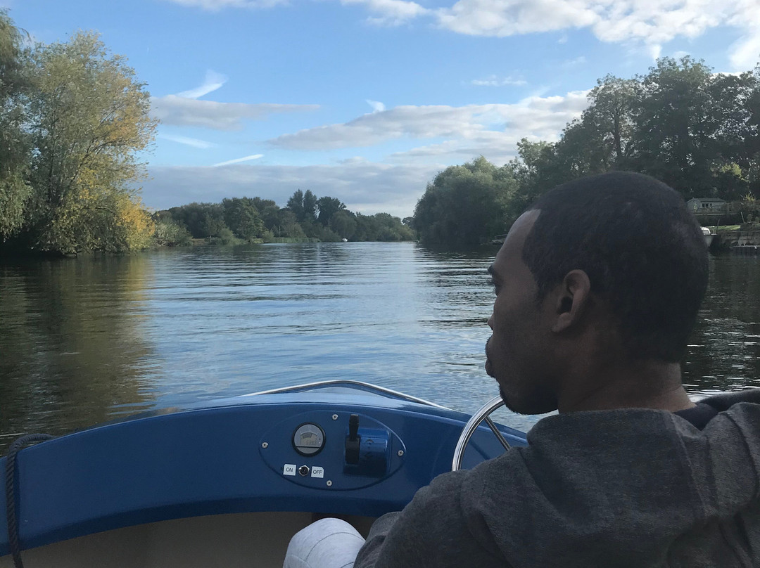 Pure Boating景点图片