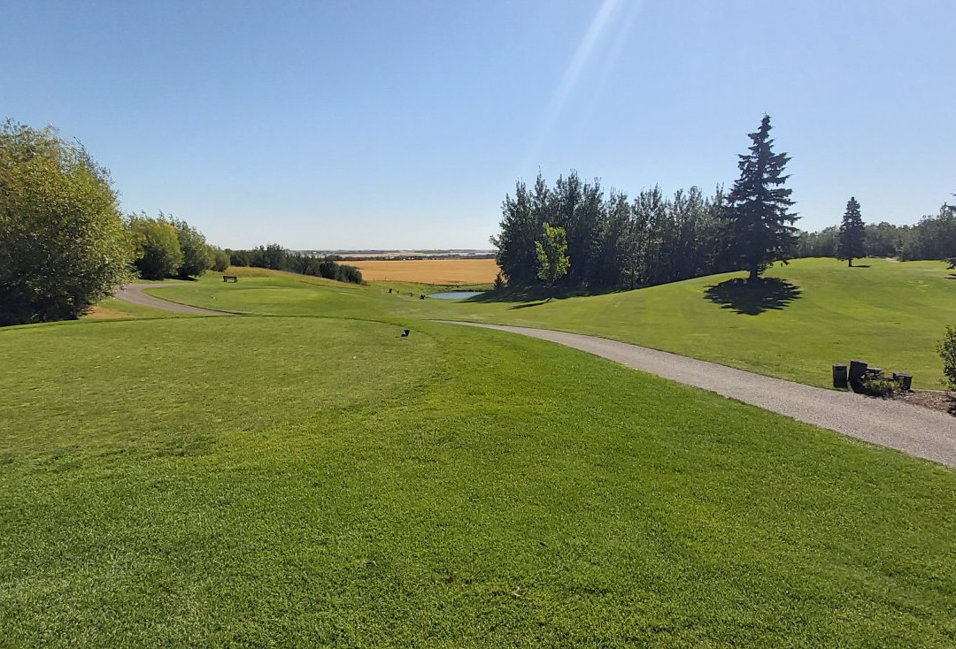 Innisfail Golf Club景点图片