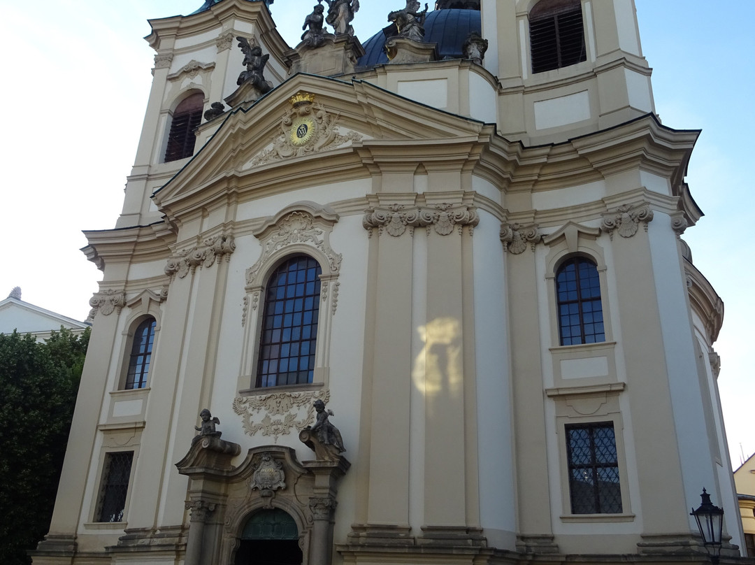 Kostel Sv. Jana Krtitele Se Sochou Sv. Jana Nepomuckeho景点图片