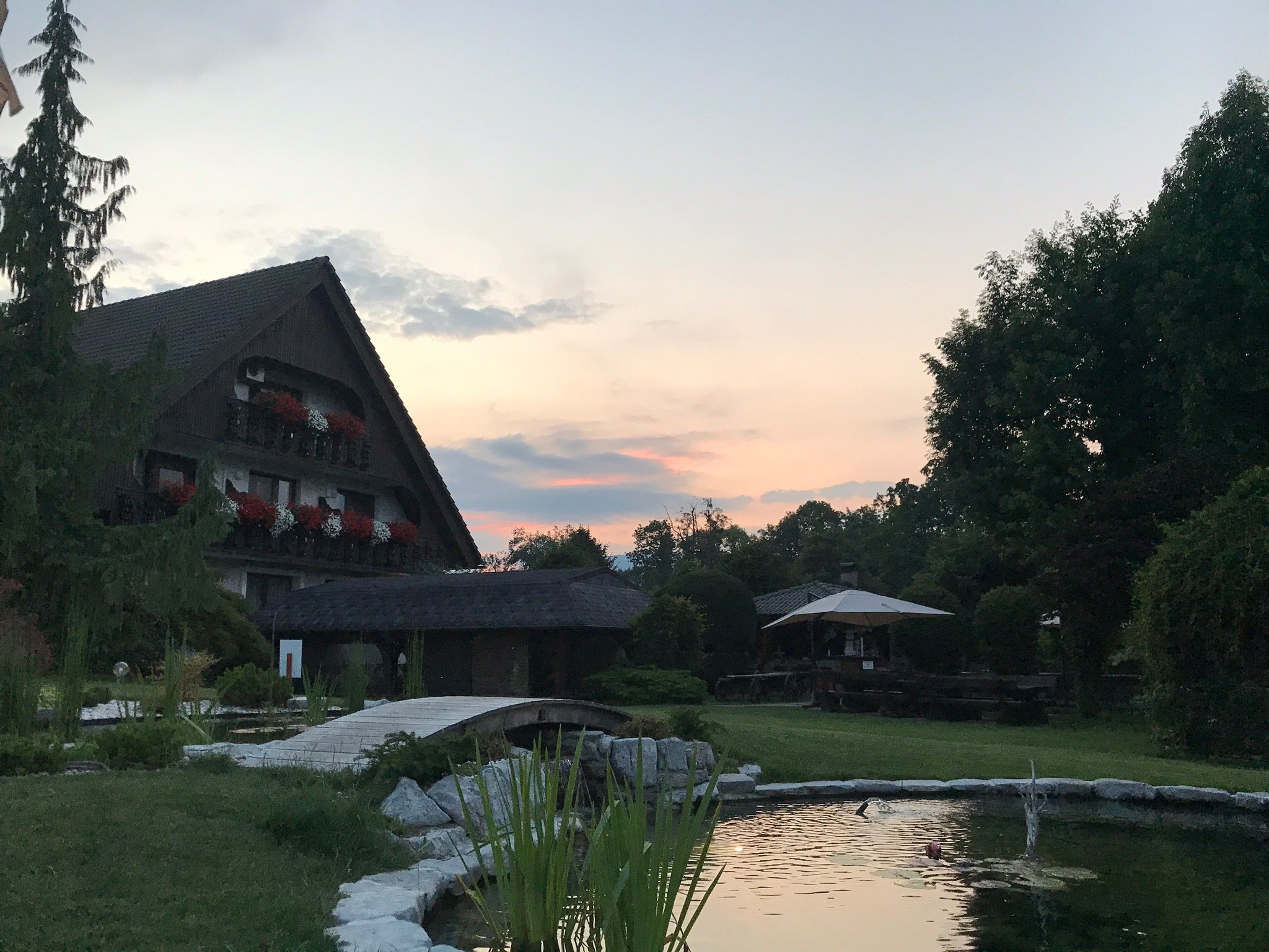 阿尔卑旅馆-官方