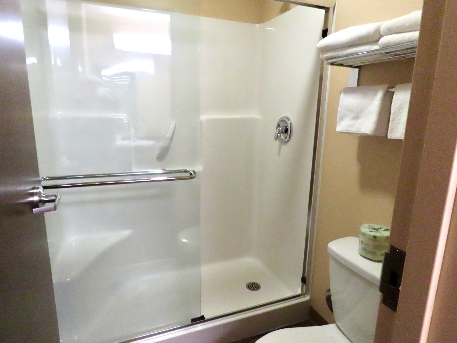 平彻溪Travelodge by Wyndham酒店-浴室