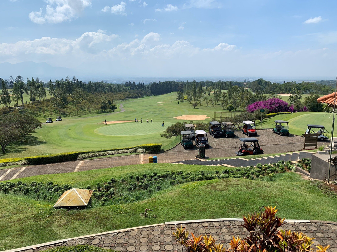 Giri Gahana Golf & Resort景点图片