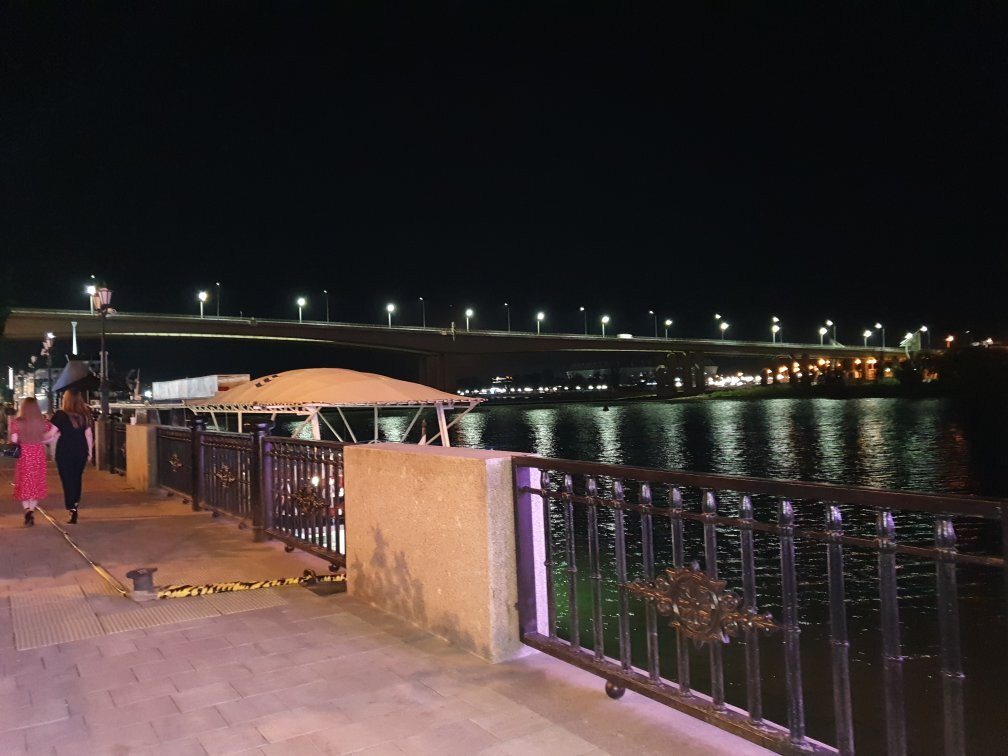 Voroshilovskiy Bridge景点图片
