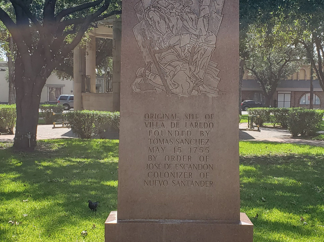 San Augustin Plaza-拉雷多必去景点