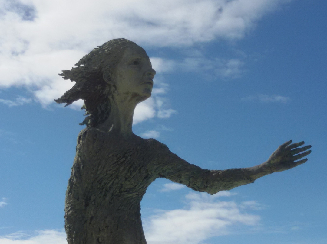 Monumento a la Madre del emigrante景点图片