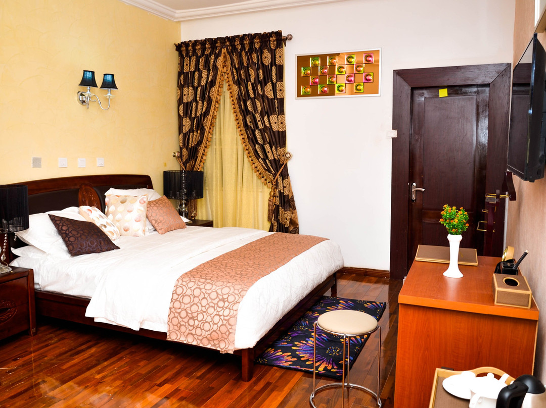 Crystal House International Hotel主图