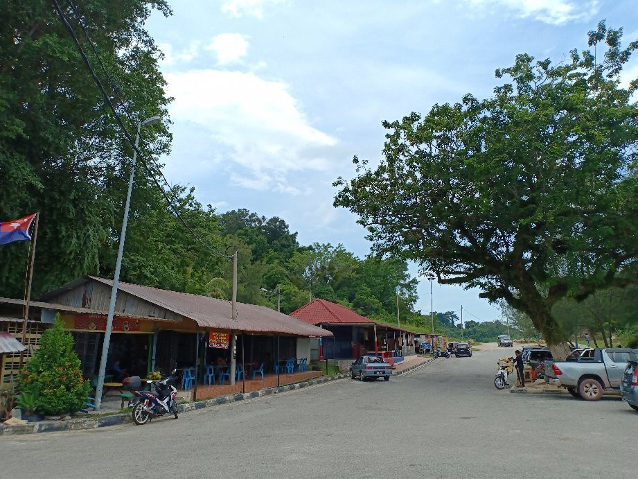 Pantai Minyak Beku (Frozen Oil village)景点图片