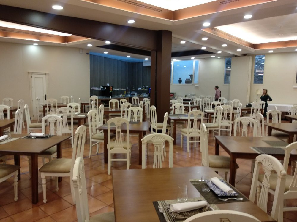 唐佩德罗玫瑰园酒店主图
