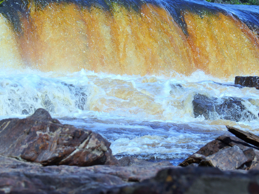 Yurani Falls景点图片