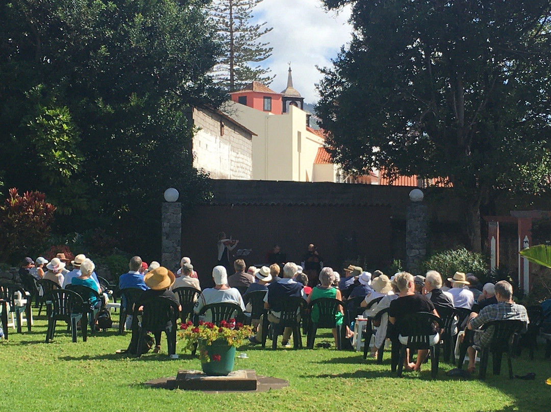 Holy Trinity Church-沙尔必去景点