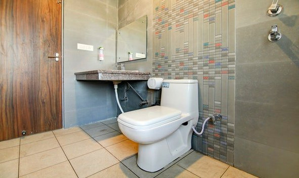 Hotel Whispering Oaks主图